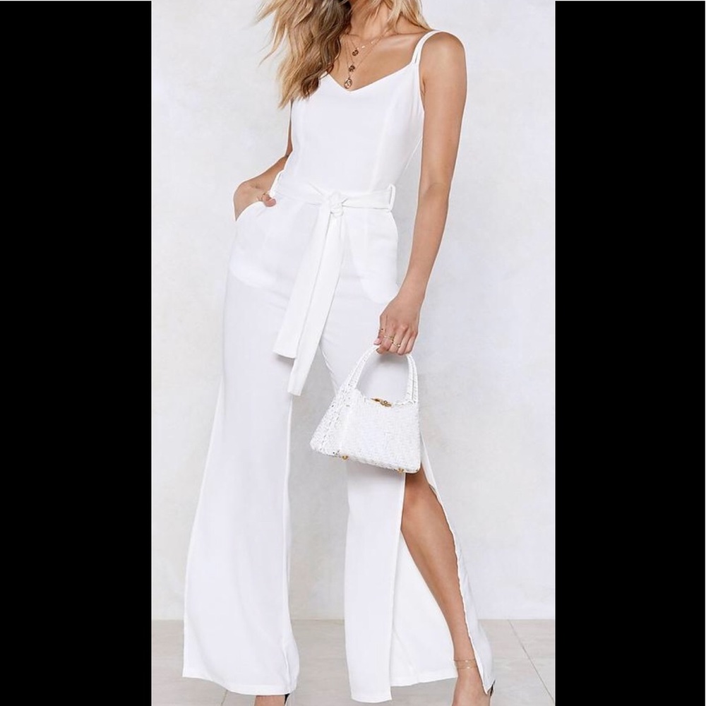 Nasty Gal jumpsuit Size medium NWT WHITE